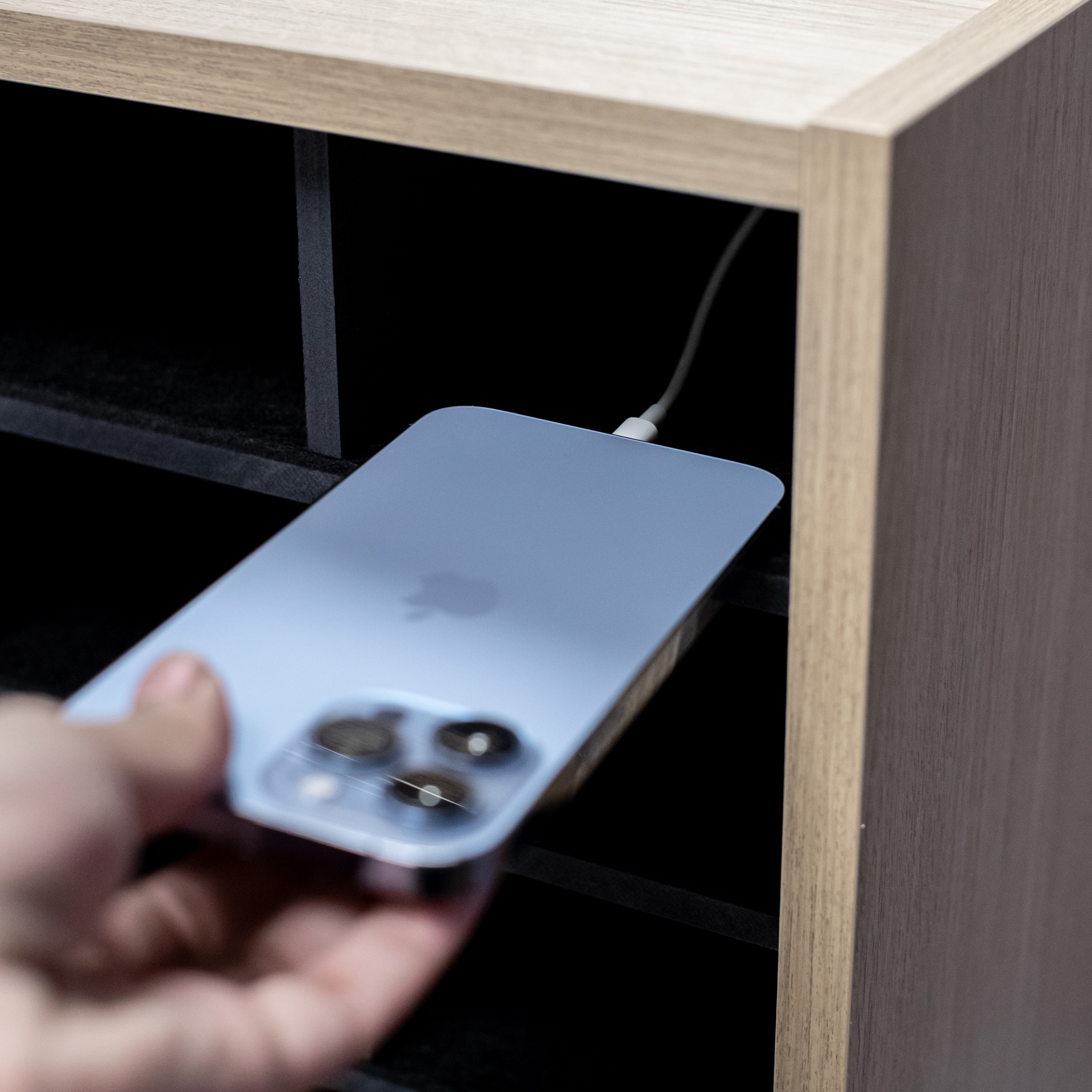 Mobilförvaringsskåp MBG 32 med laddning, kombinationslås